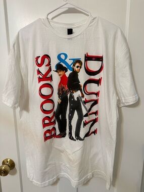 Gildan White Short-Sleeve Brooks & Dunn Graphic Tee with Red and Blue Accents